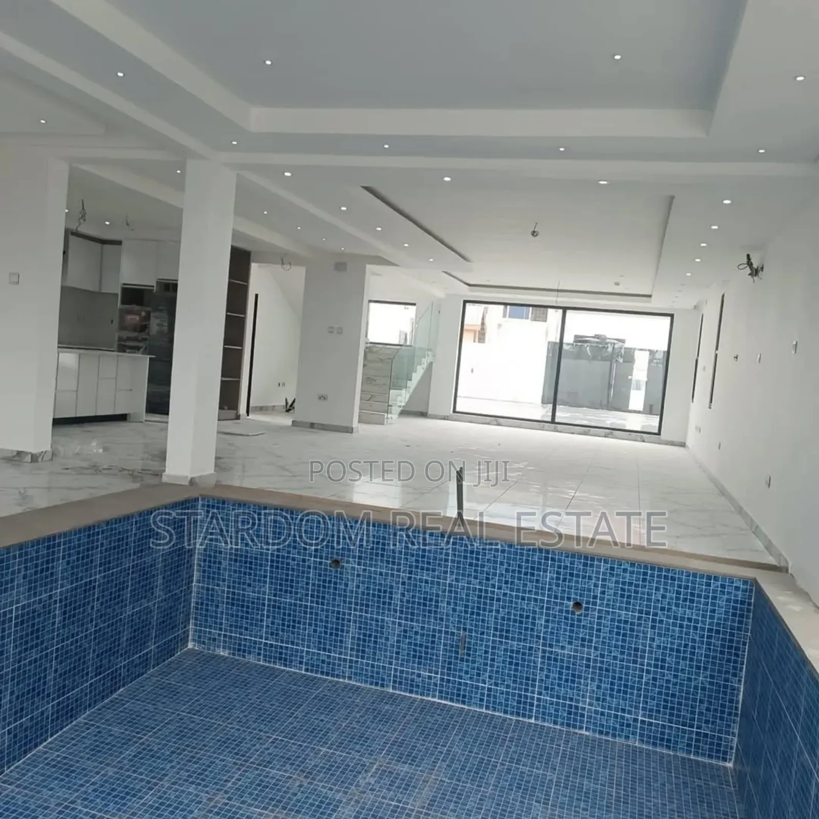 4bdrm Duplex in Adjiriganor for sale