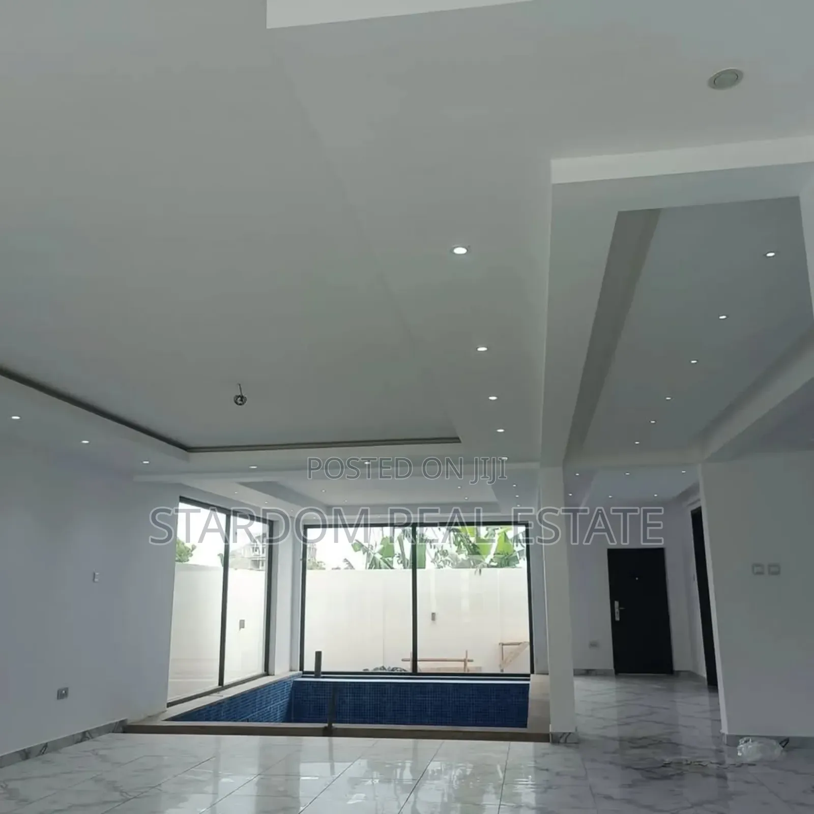 4bdrm Duplex in Adjiriganor for sale