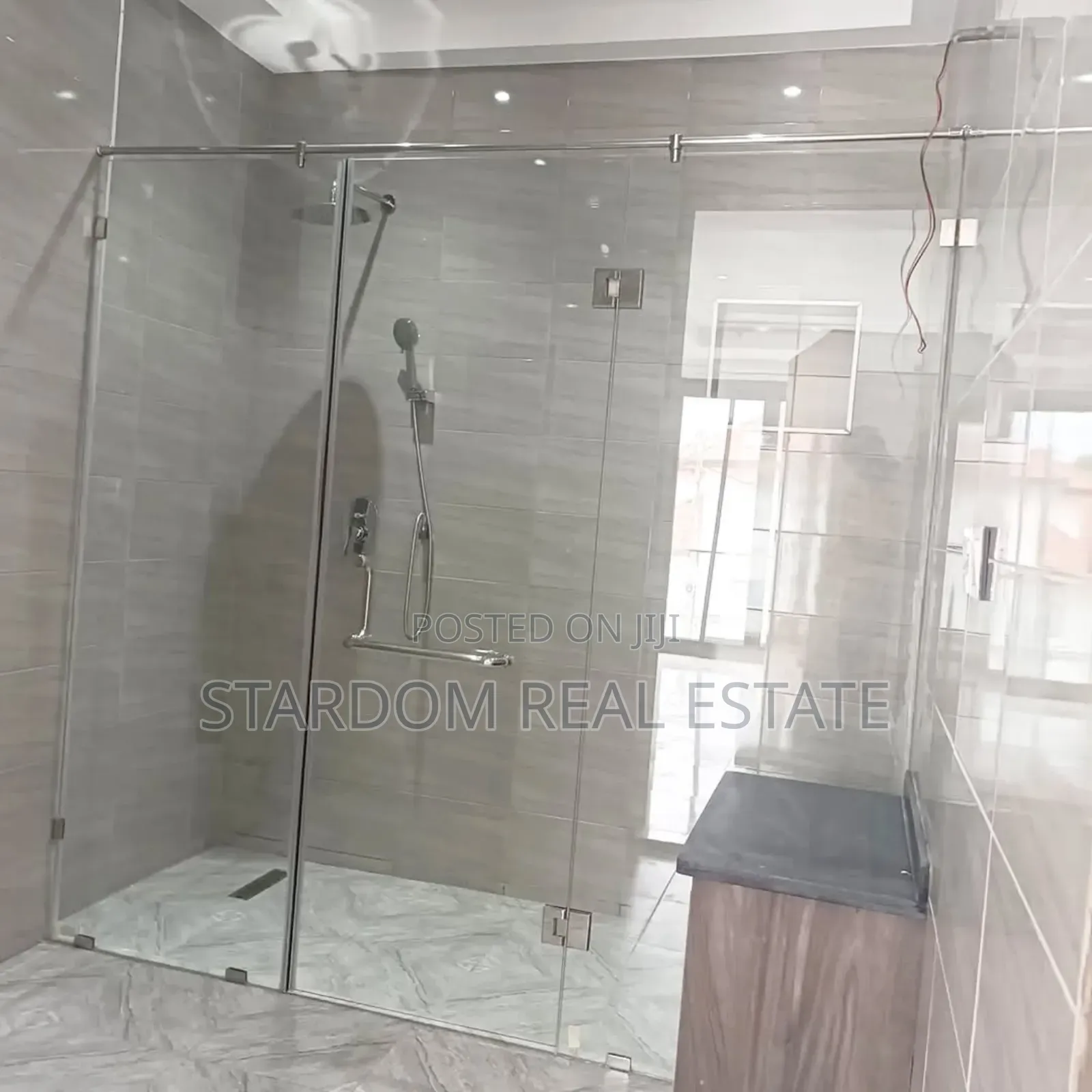 4bdrm Duplex in Adjiriganor for sale