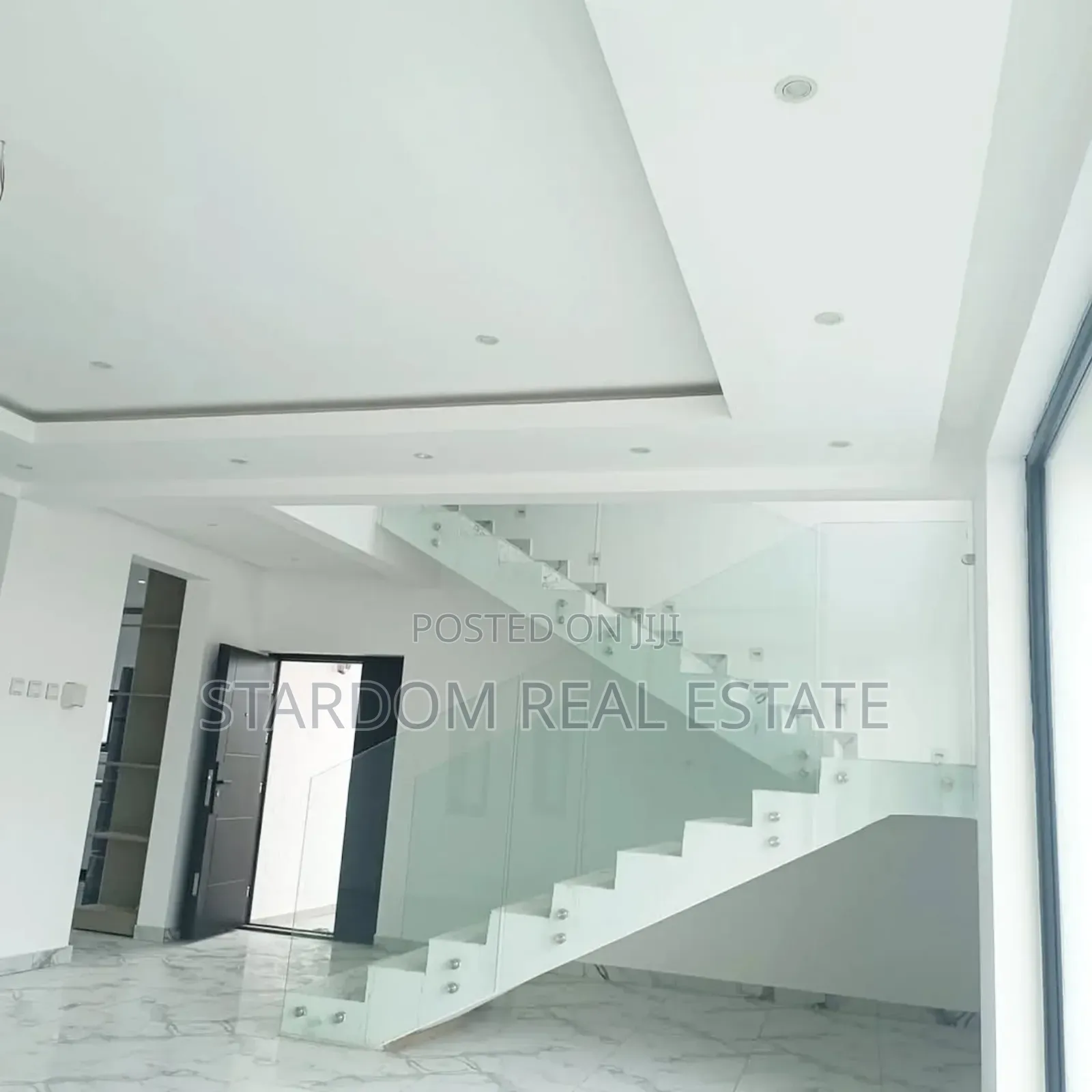 4bdrm Duplex in Adjiriganor for sale