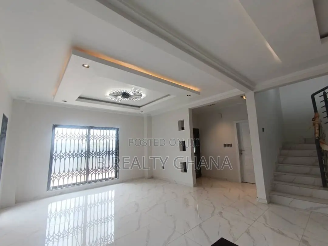 4bdrm House in Oyarifa for sale