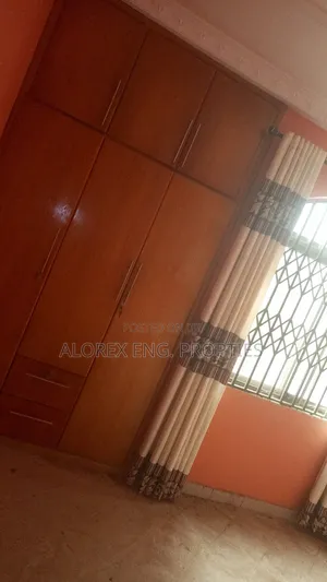 7bdrm House in Foster Home, Adenta for rent