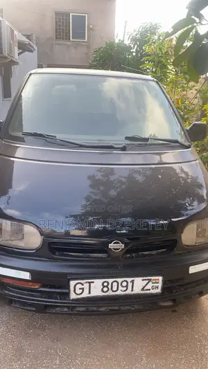 Nissan Caravan (Urvan) 2000 Black