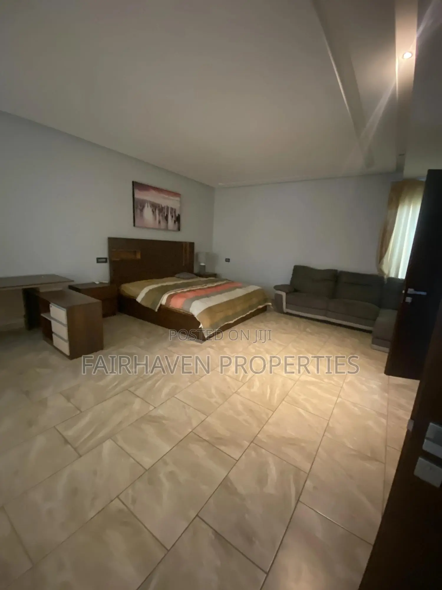 Furnished 4bdrm Townhouse / Terrace in East Legon for rent