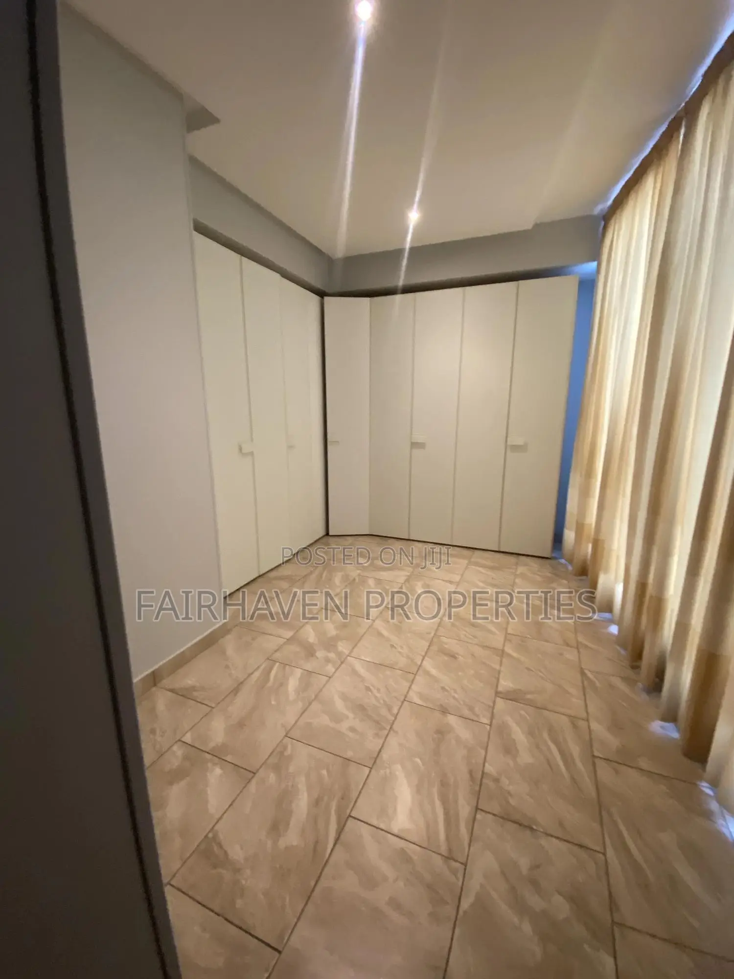 Furnished 4bdrm Townhouse / Terrace in East Legon for rent