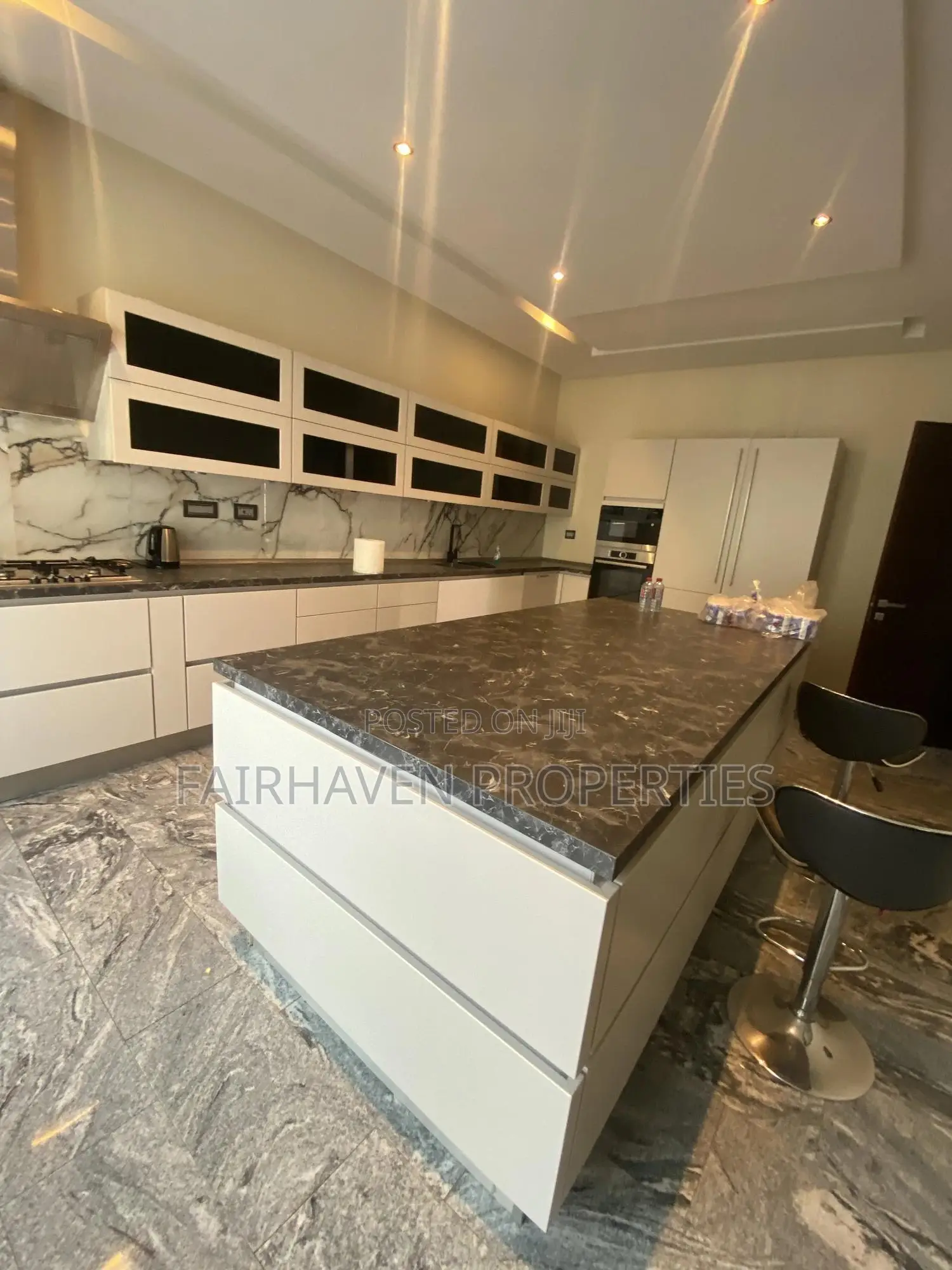 Furnished 4bdrm Townhouse / Terrace in East Legon for rent