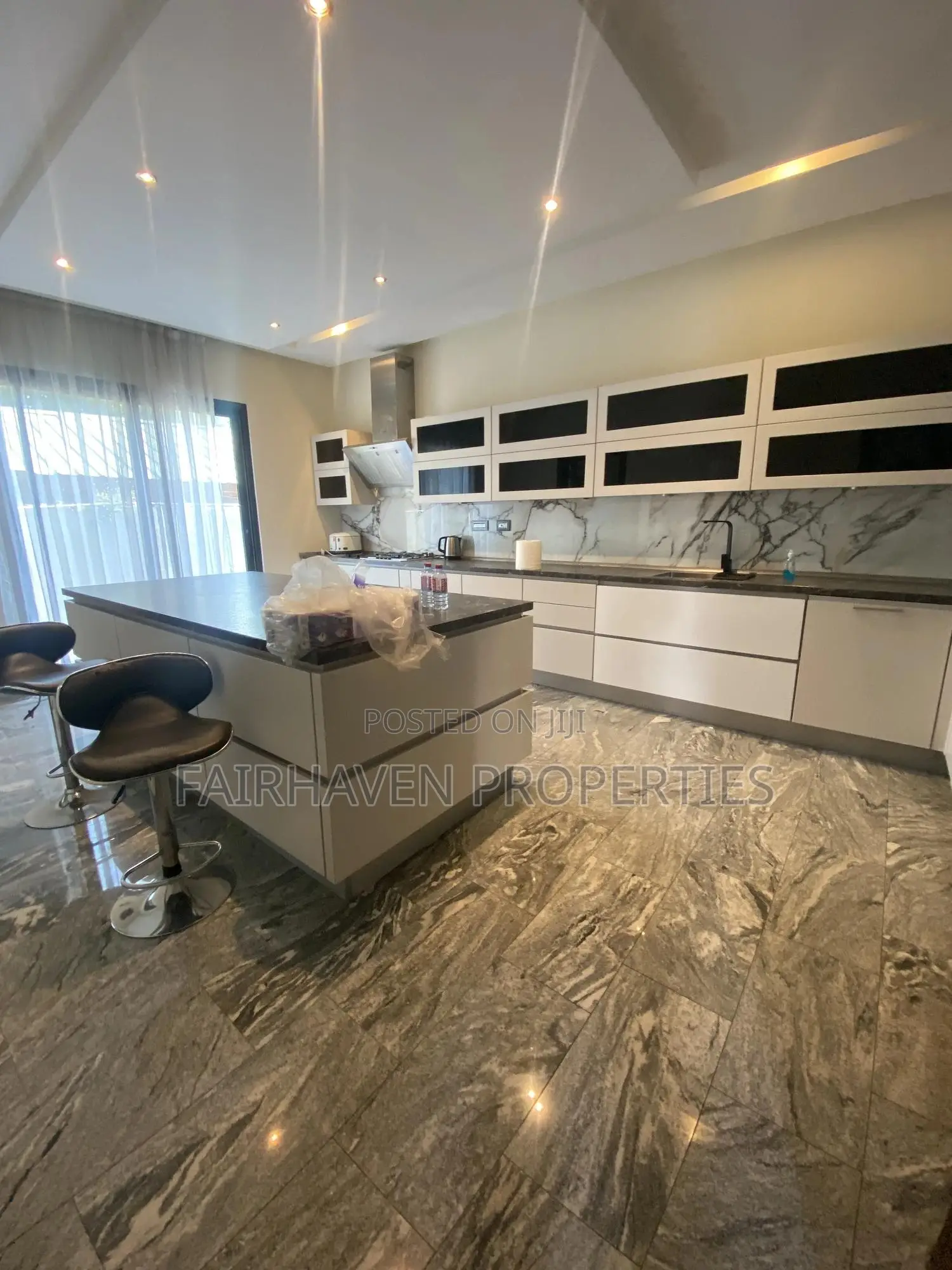 Furnished 4bdrm Townhouse / Terrace in East Legon for rent
