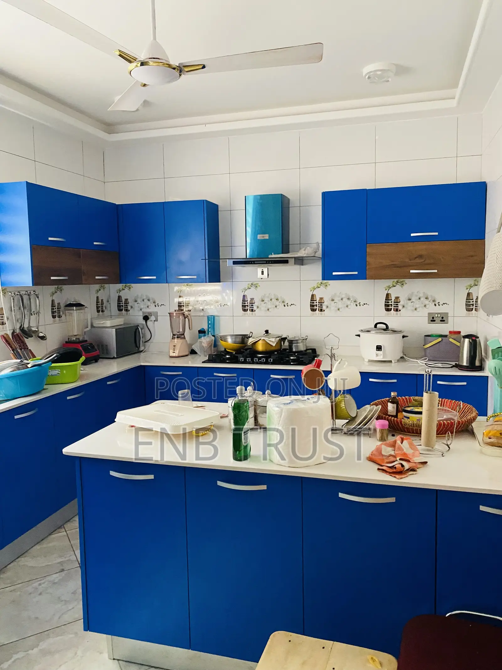 13bdrm Mansion in Tantra Hills for sale