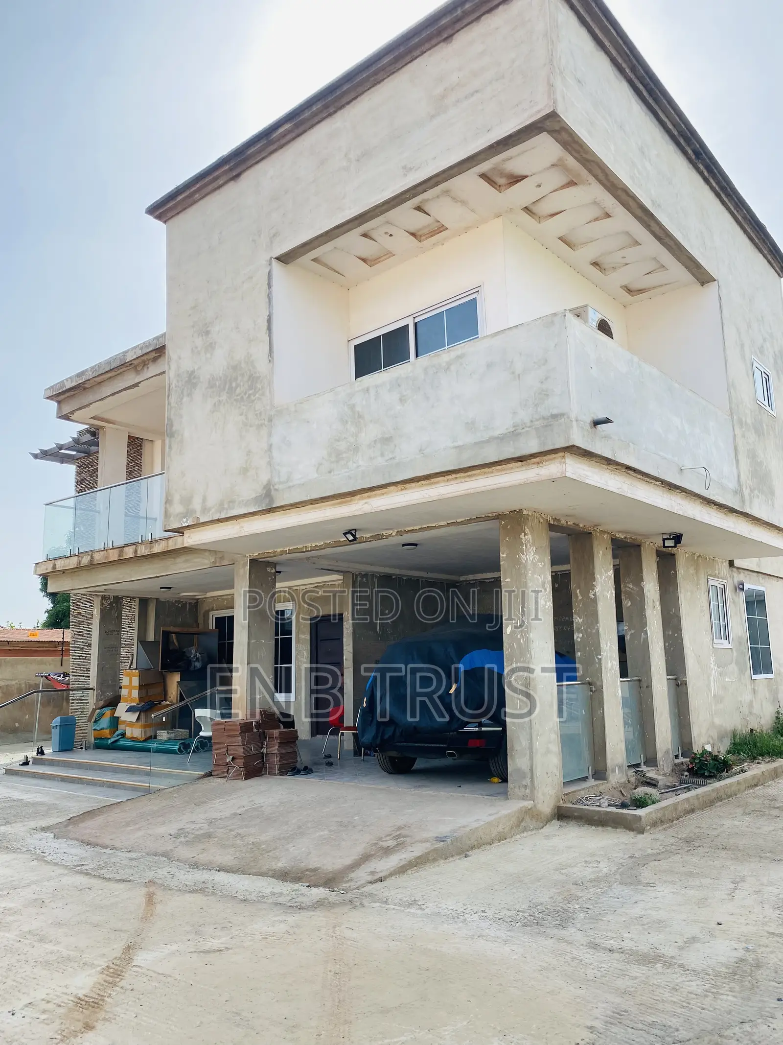 13bdrm Mansion in Tantra Hills for sale