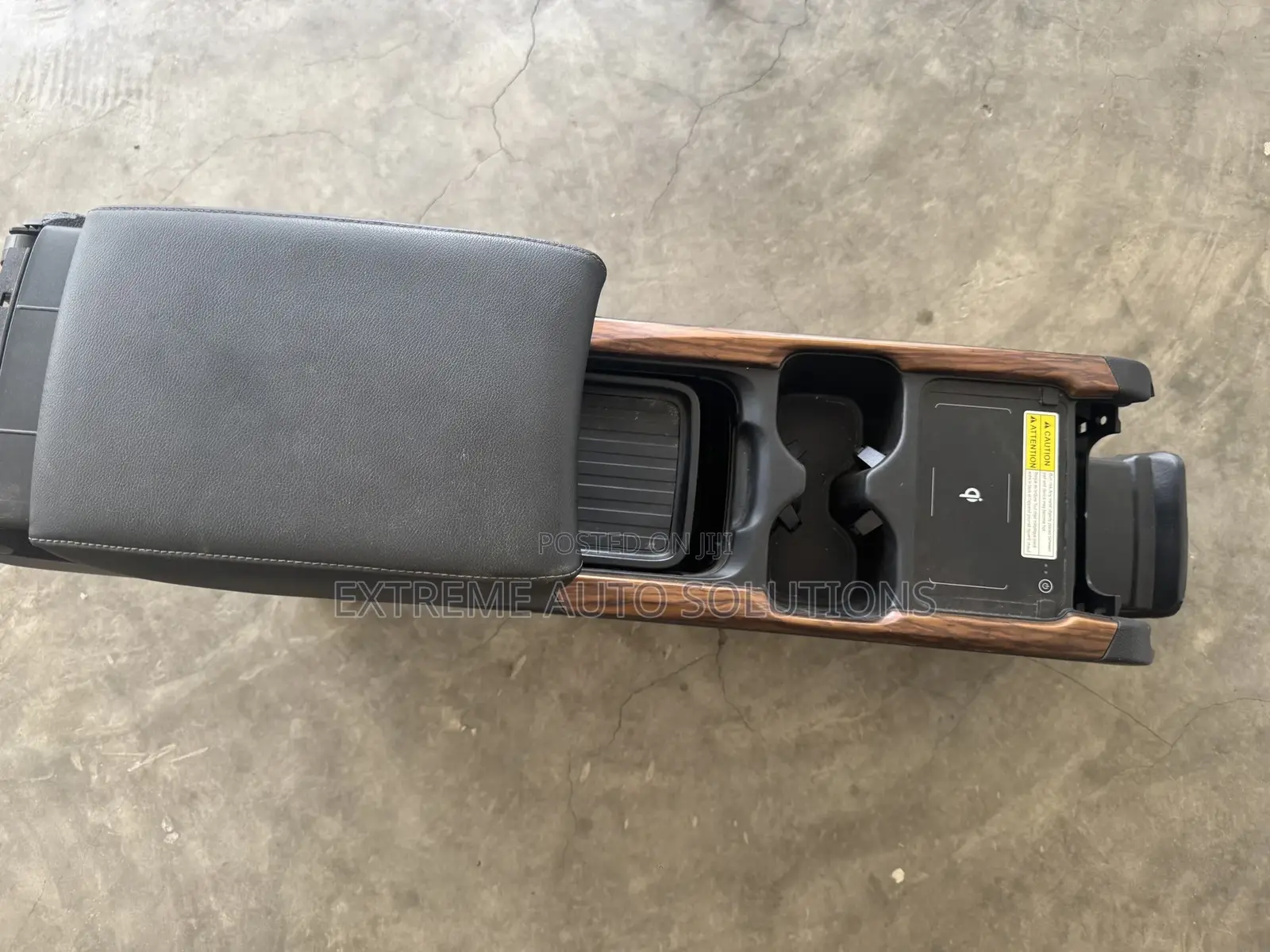 2019 CRV Centre Console With Armerest Wooden Trim Cupholders