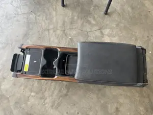 2019 CRV Centre Console With Armerest Wooden Trim Cupholders