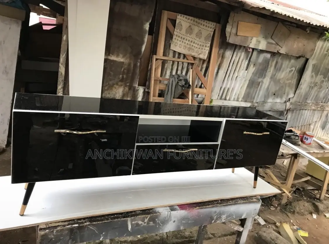 Foreign Tv Stand 6 Feet (Payment After Delivery)