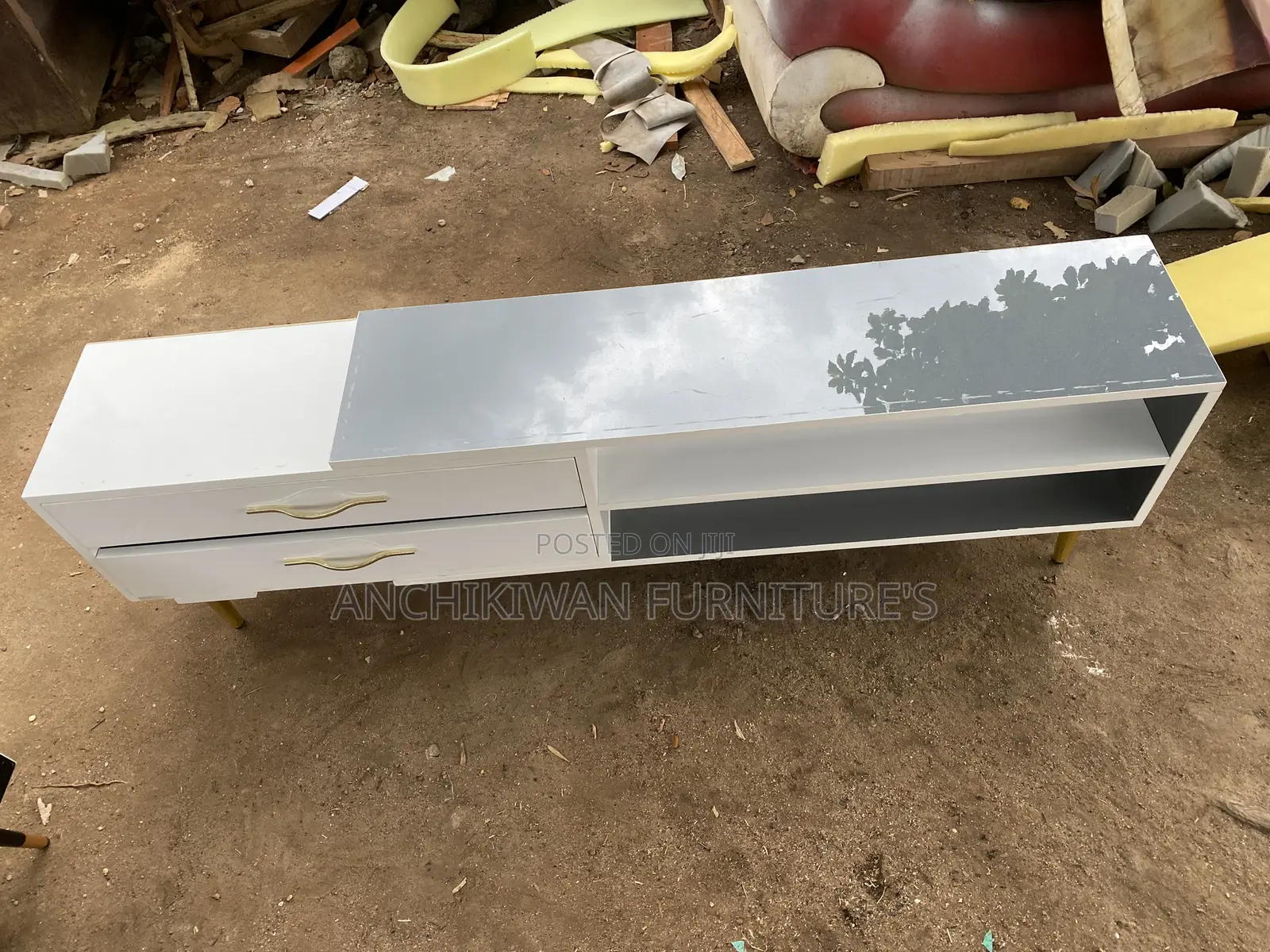 Foreign Chipboard Tv Stand 6 Feet 