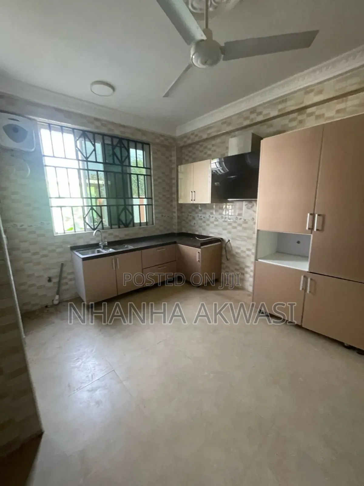 3bdrm Apartment in Sakumono, Tema Metropolitan for rent