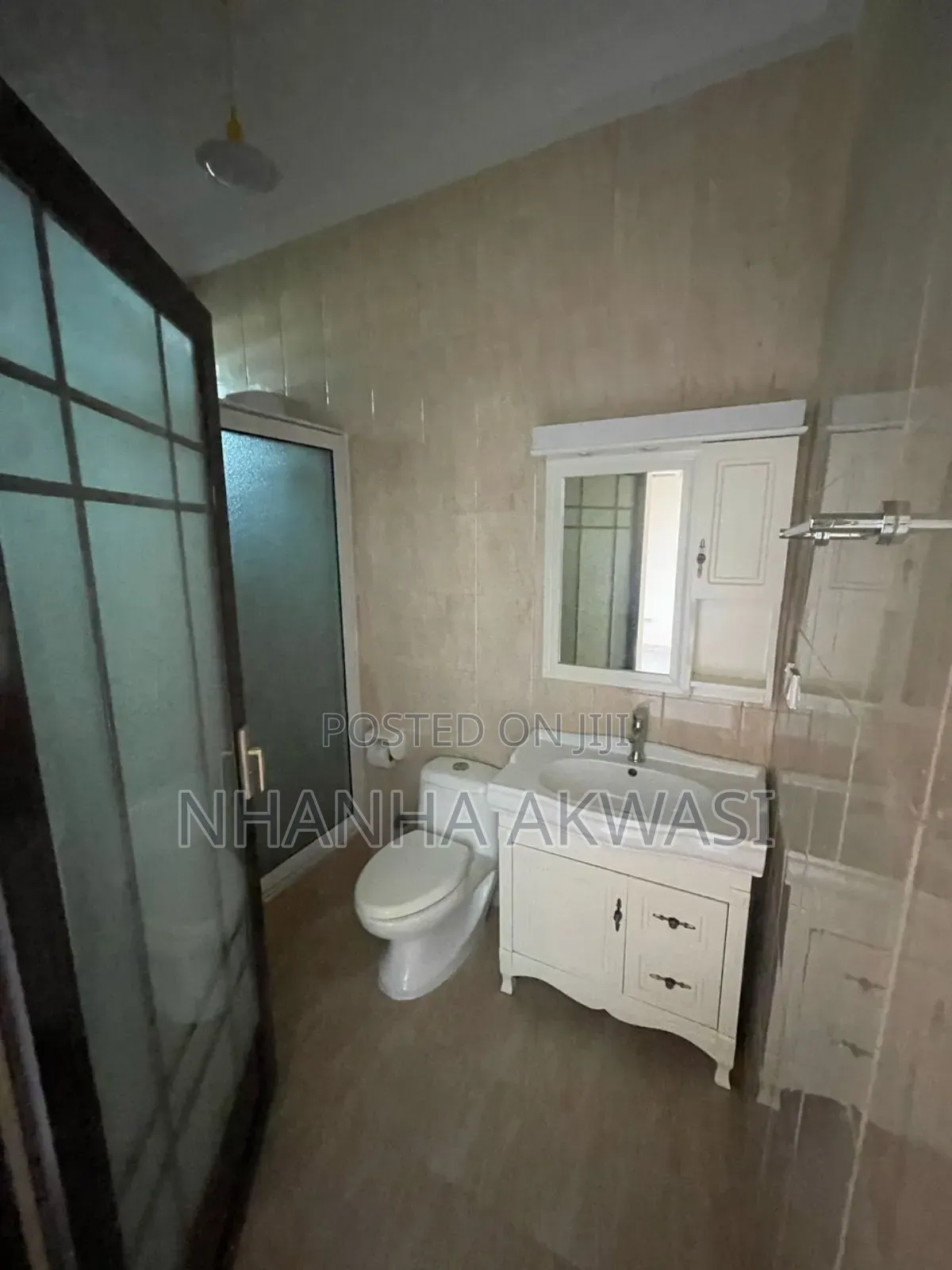 3bdrm Apartment in Sakumono, Tema Metropolitan for rent