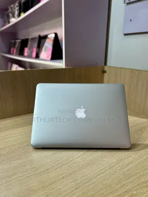 Laptop Apple MacBook Air 2015 8GB Intel Core I7 SSD 256GB