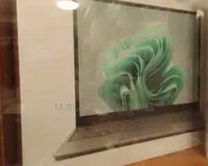 New Laptop Microsoft Surface 8GB Intel Core I5 SSD 256GB