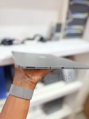 Apple iPad Pro 12.9 (2021) 128 GB Gray