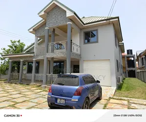 5bdrm House in Hfc Estate Phase One, Tema Metropolitan for sale