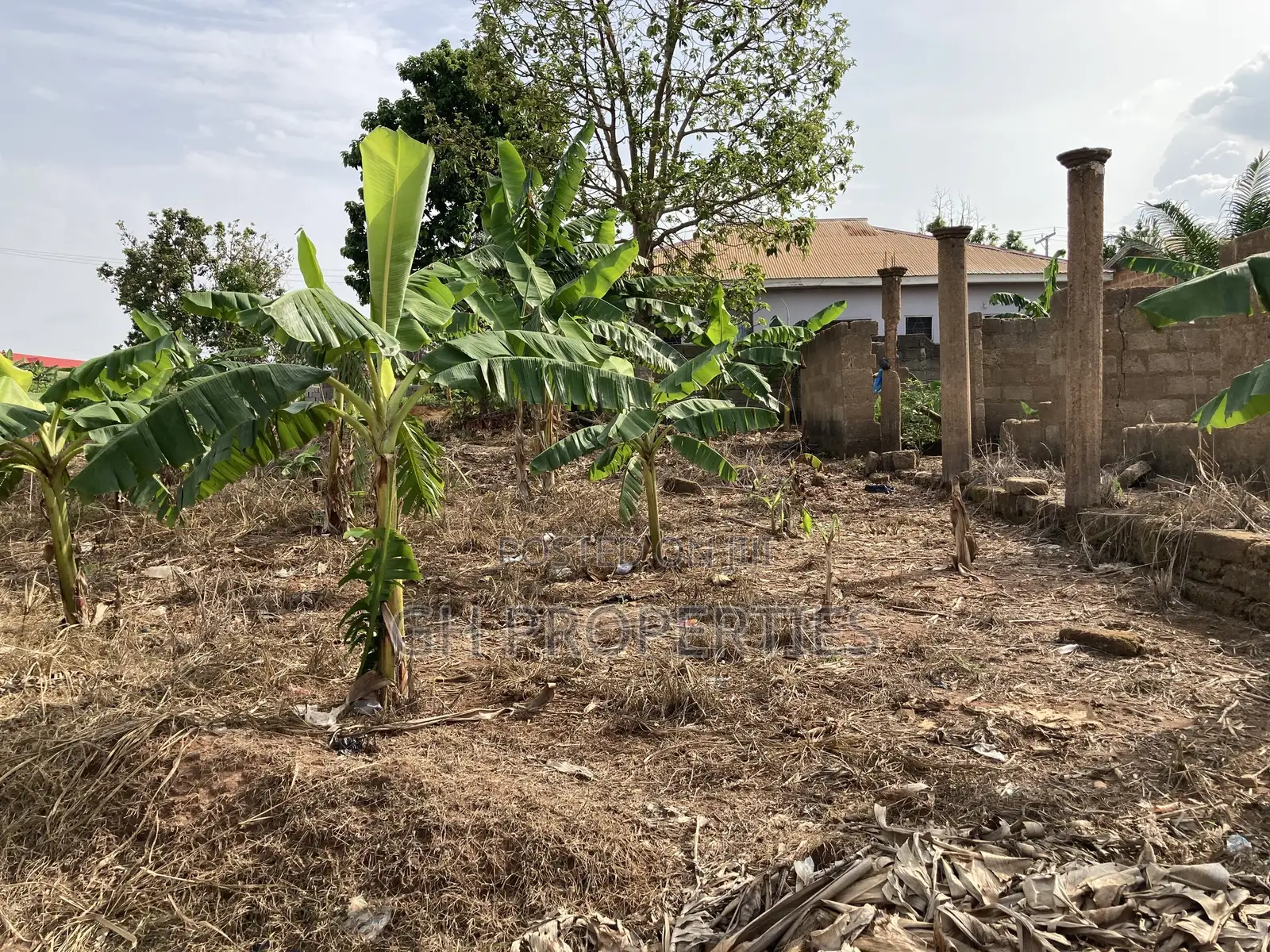 One Plot for Sale at Kwanwoma Konkoli.