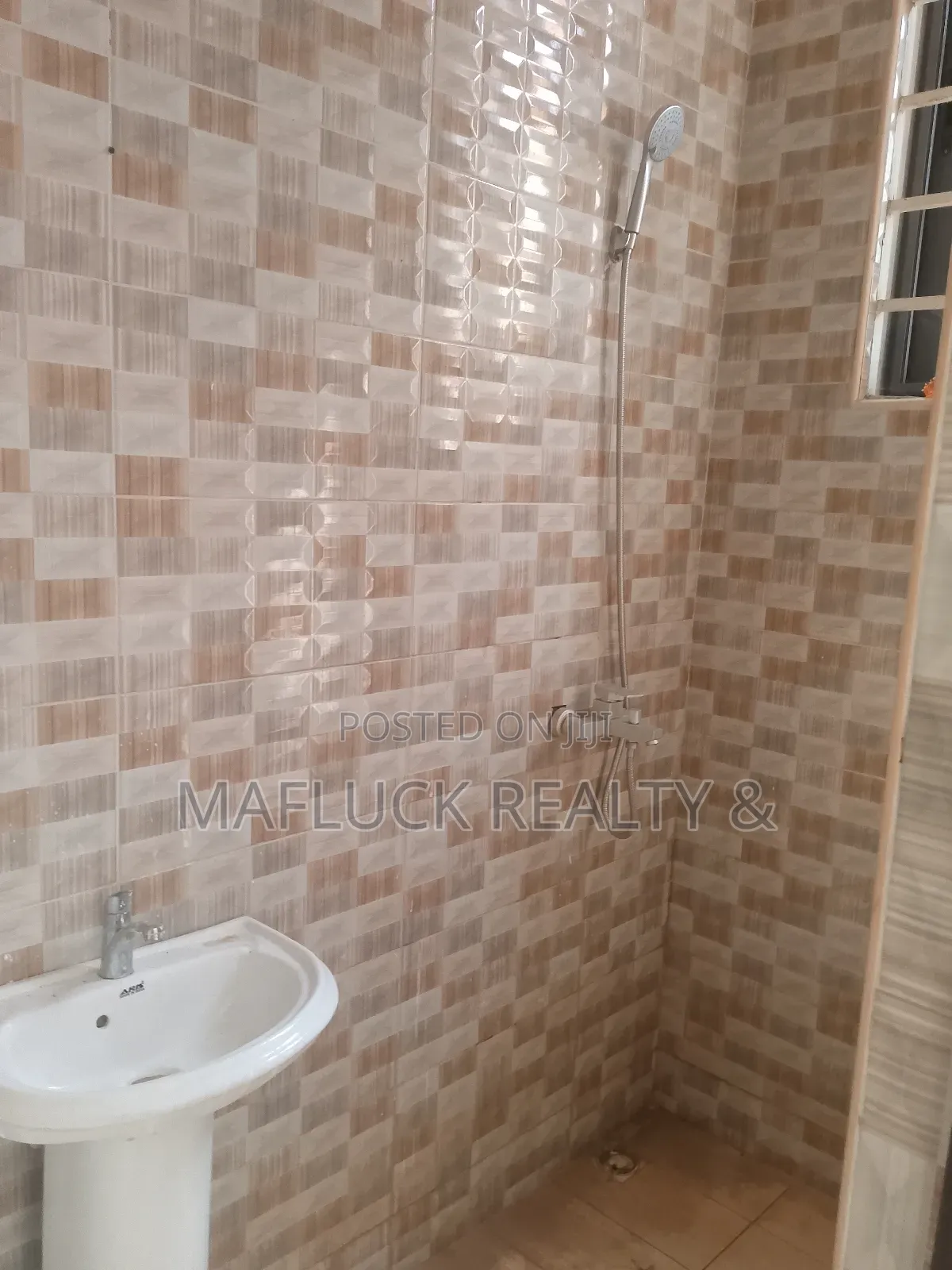 1bdrm Apartment in Lakeside Estate for rent