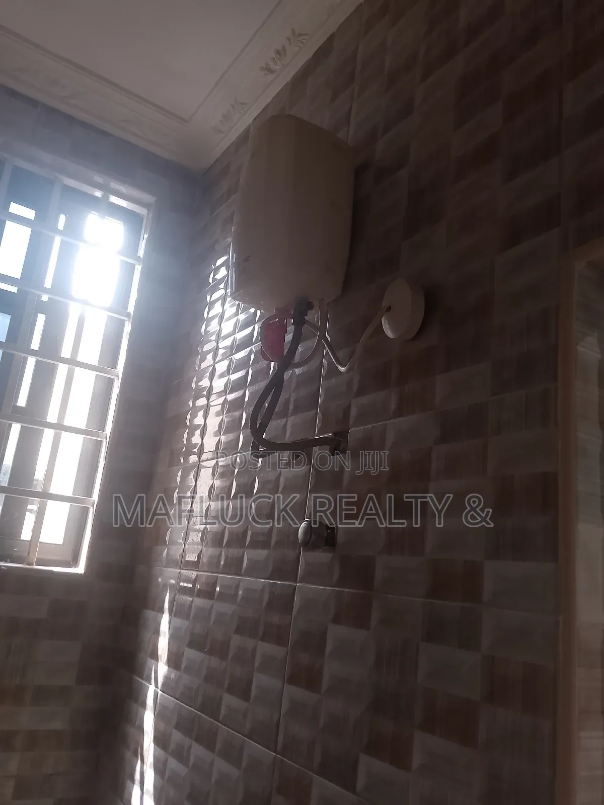 1bdrm Apartment in Lakeside Estate for rent