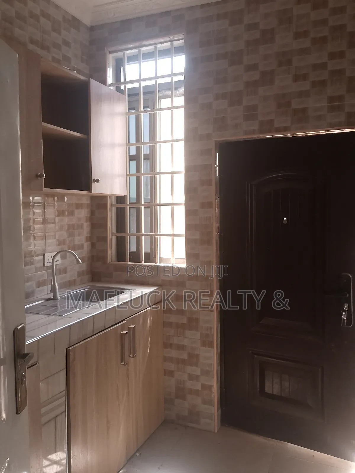 1bdrm Apartment in Lakeside Estate for rent