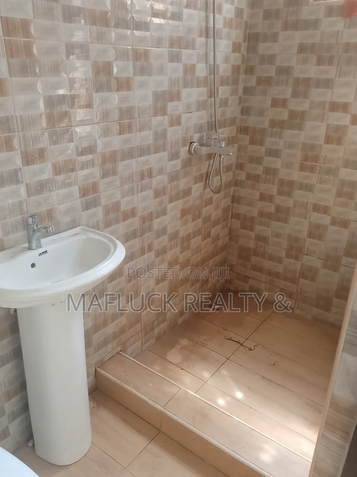 1bdrm Apartment in Lakeside Estate for rent