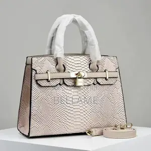 Fashionable Large Capacity Bag
