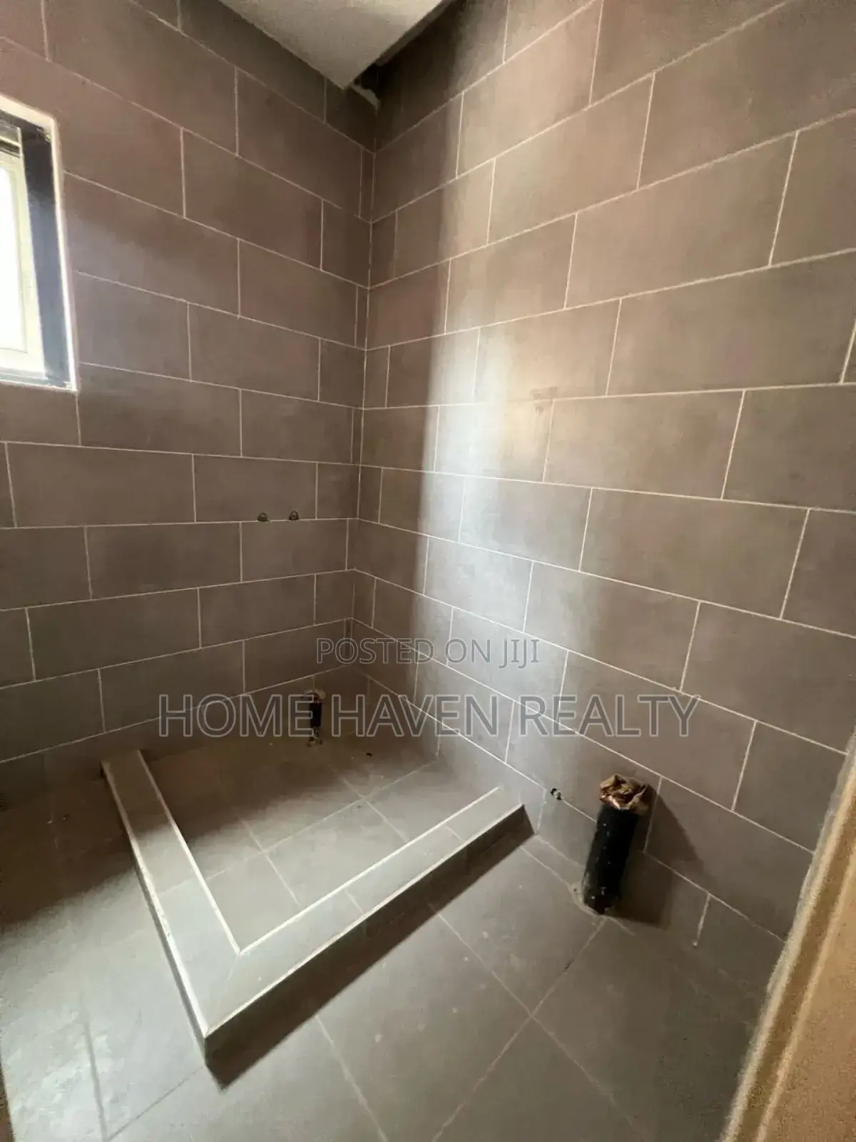 5bdrm House in Abelemkpe for sale