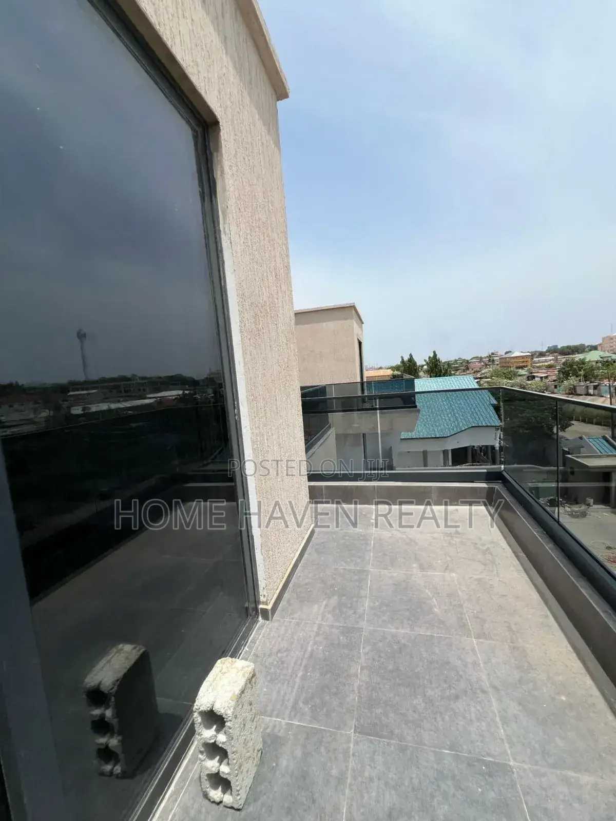 5bdrm House in Abelemkpe for sale