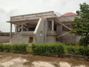 6bdrm House in Millions Properties, Kumasi Metropolitan for sale