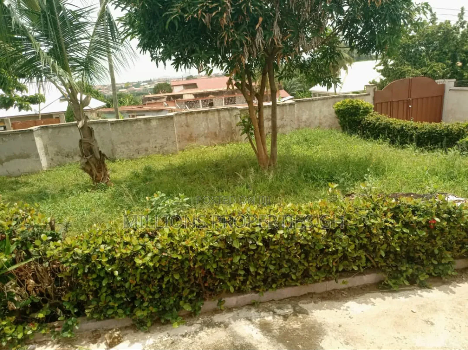6bdrm House in Millions Properties, Kumasi Metropolitan for sale