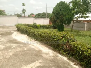 6bdrm House in Millions Properties, Kumasi Metropolitan for sale