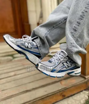 New Balance 740 Blue