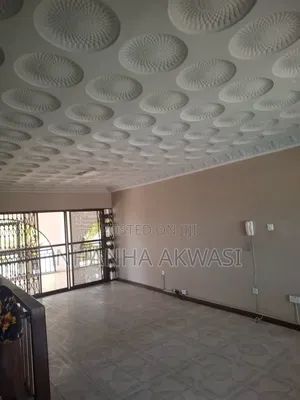 Furnished 10bdrm House in Community 3, Tema Metropolitan for rent
