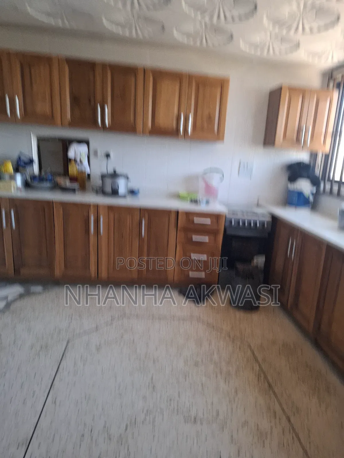 Furnished 10bdrm House in Community 3, Tema Metropolitan for rent