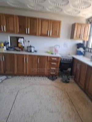 Furnished 10bdrm House in Community 3, Tema Metropolitan for rent