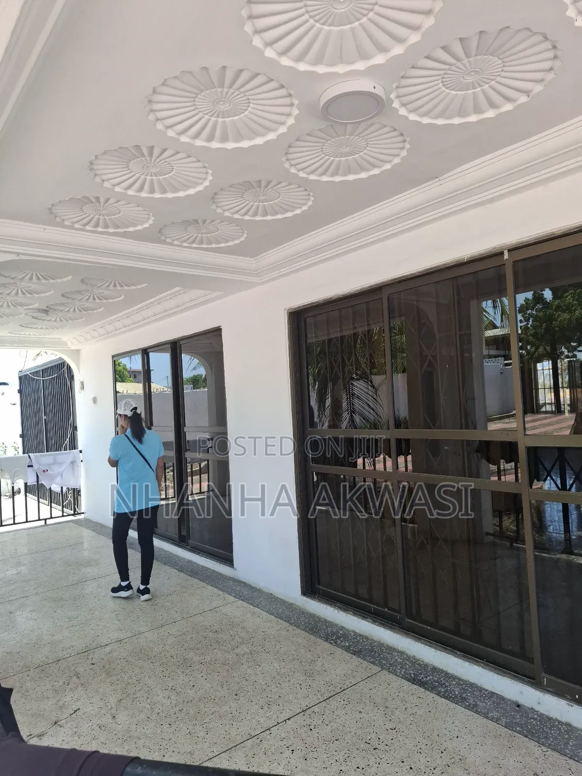 Furnished 10bdrm House in Community 3, Tema Metropolitan for rent