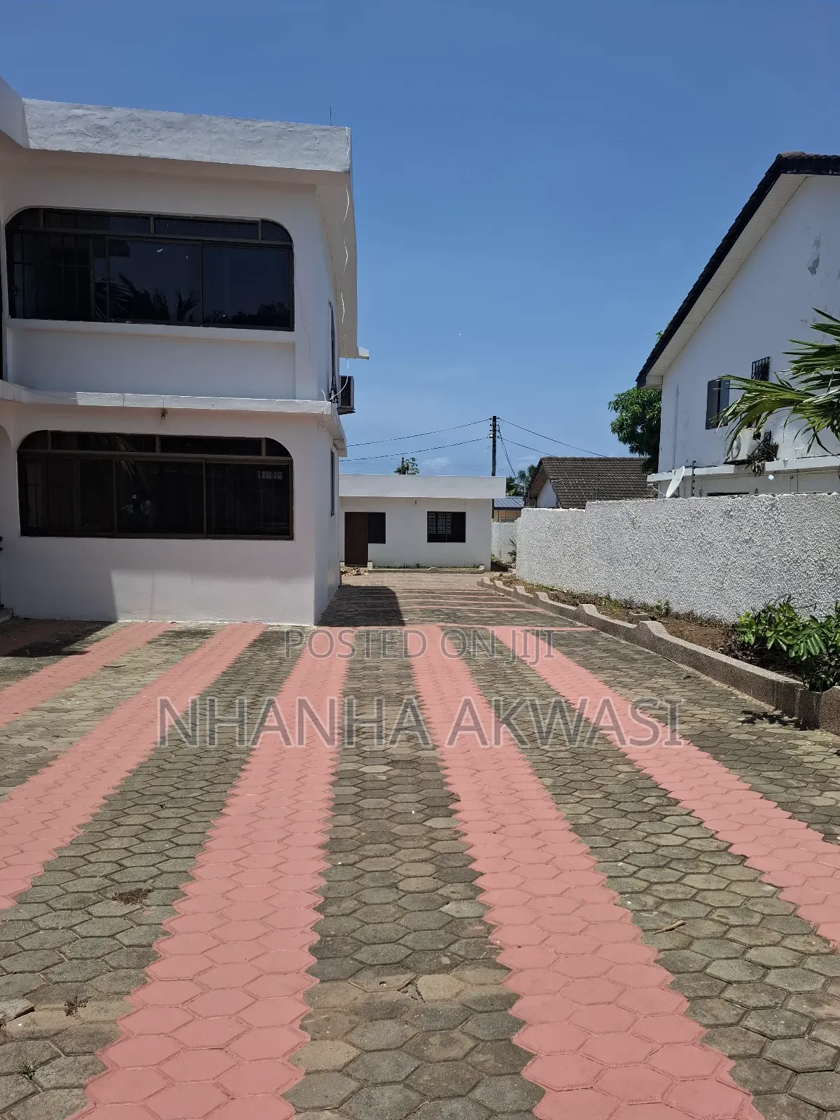 Furnished 10bdrm House in Community 3, Tema Metropolitan for rent