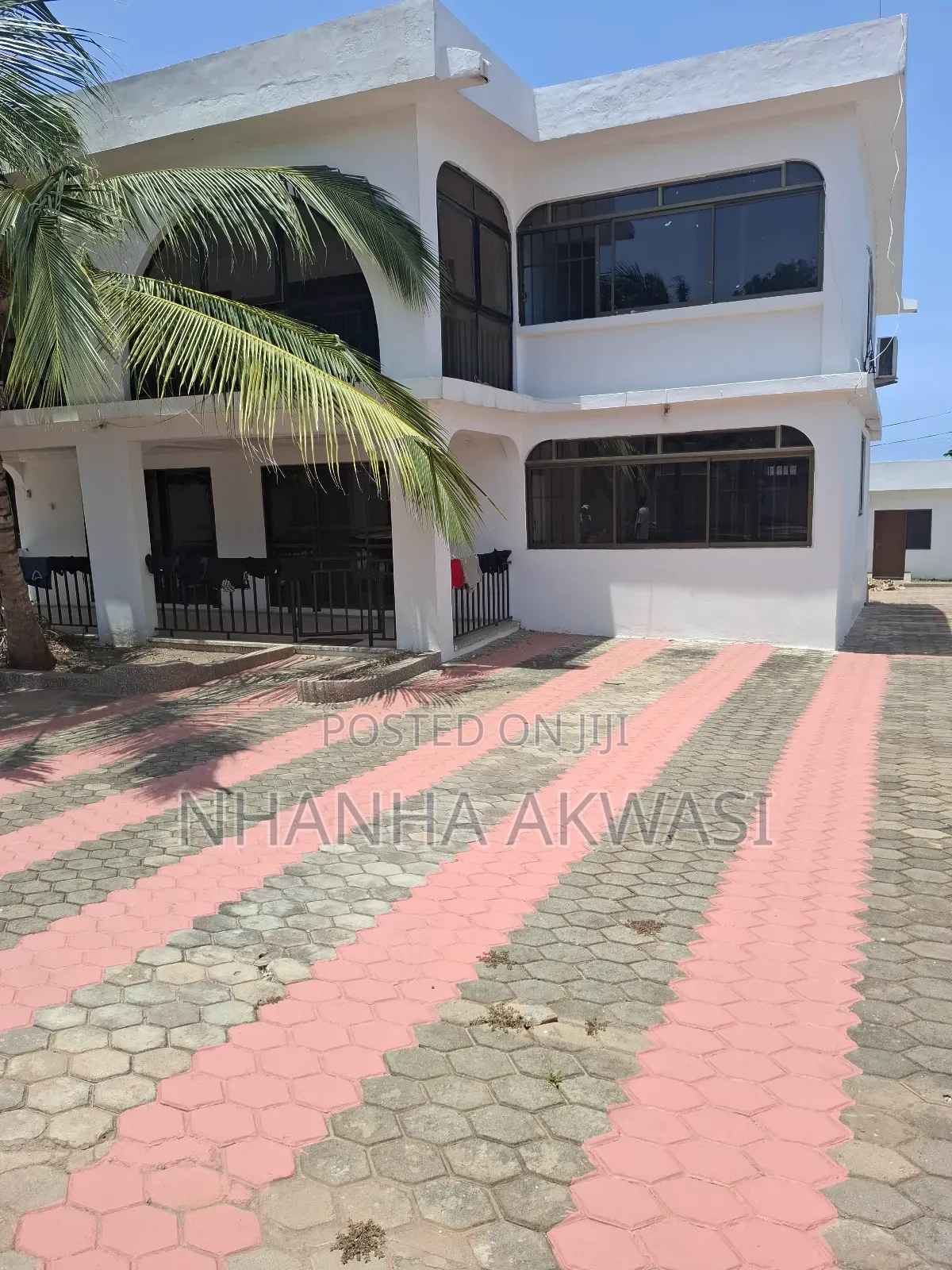 Furnished 10bdrm House in Community 3, Tema Metropolitan for rent
