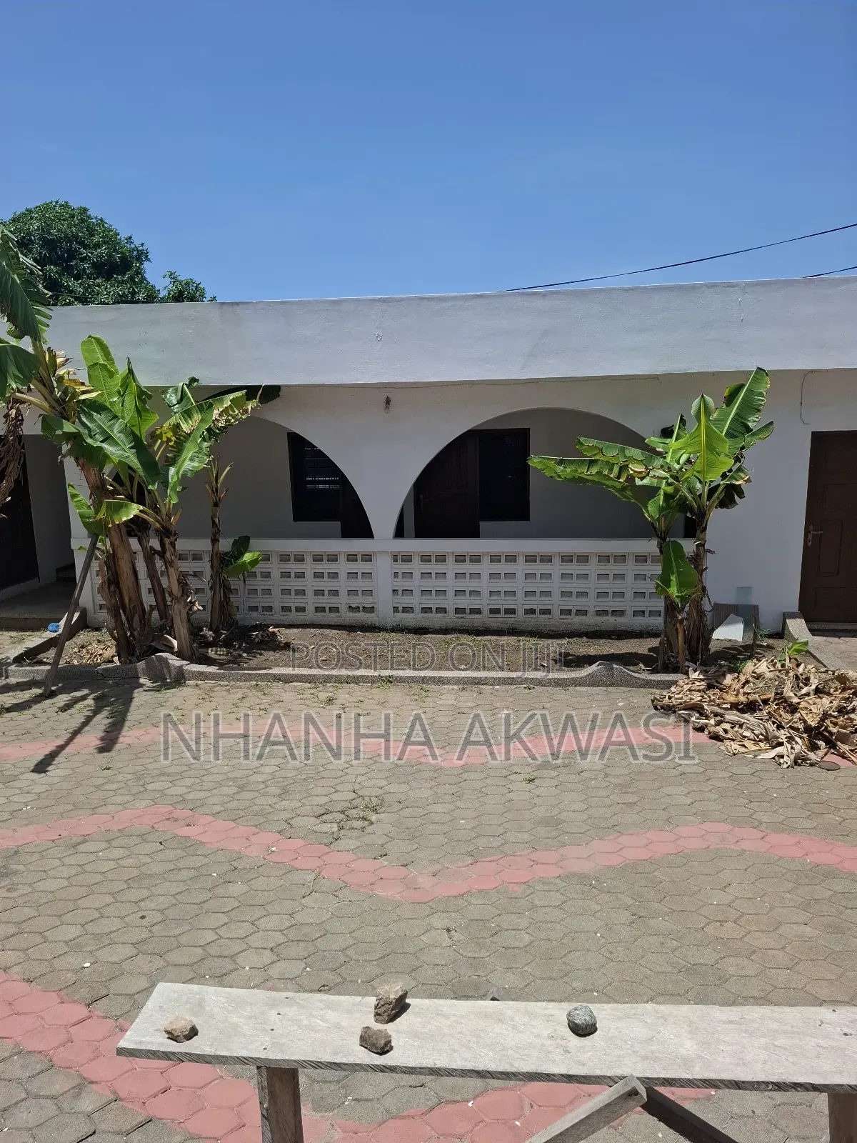 Furnished 10bdrm House in Community 3, Tema Metropolitan for rent