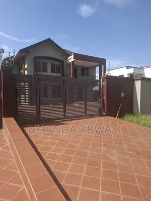 5bdrm House in Tame Community10, Tema Metropolitan for rent