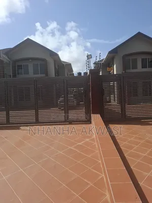 5bdrm House in Tame Community10, Tema Metropolitan for rent