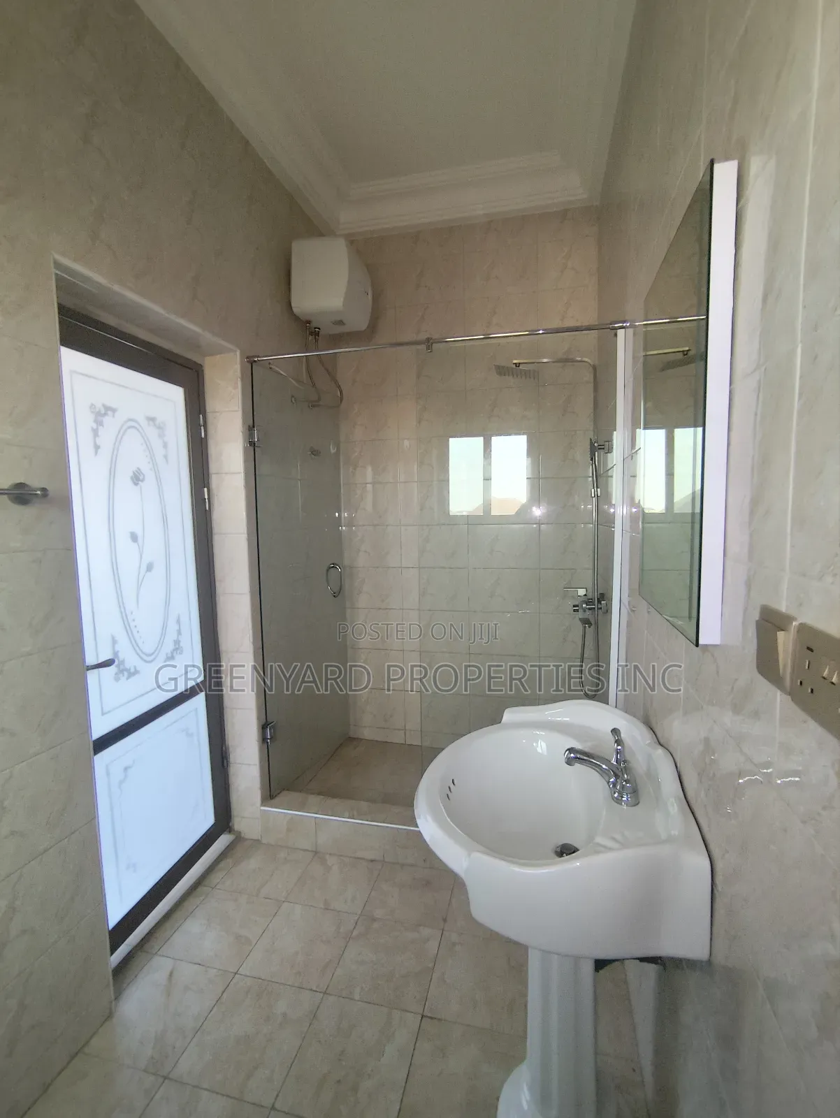 3bdrm Apartment in Mangos, East Legon for rent