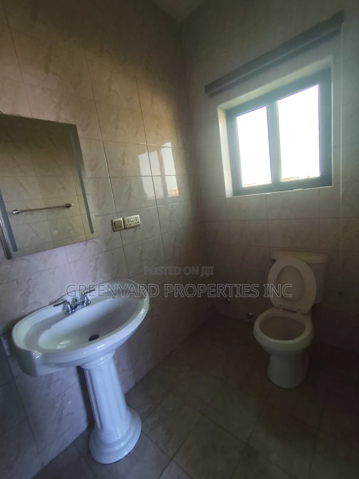 3bdrm Apartment in Mangos, East Legon for rent