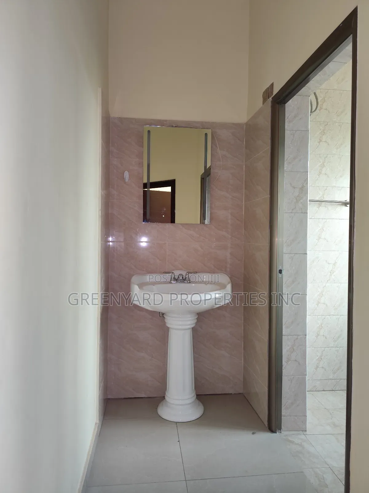 3bdrm Apartment in Mangos, East Legon for rent