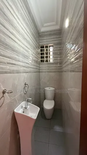 3bdrm Apartment in Suadom Properties, Baatsona Total for rent
