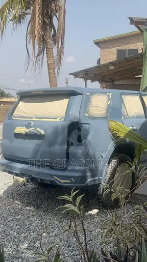 Spraying ~ Toyota, Benz, Land Cruiser, Corrolla