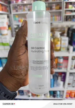 Ceramide
Oil Control Hydrating Toners
